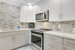 825 Center St, Jupiter, FL 33458, Sold 08/08/25