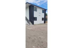 1411 Nw 40th St, Miami