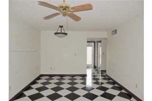 8595 Sunrise Lakes Blvd 307, Sunrise