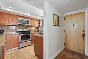 7125 Bay Dr 201 Miami Beach, FL 33141 - MLS#A11800566