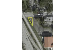 330 Nw 10th St Miami, FL 33136 - MLS#A11800581
