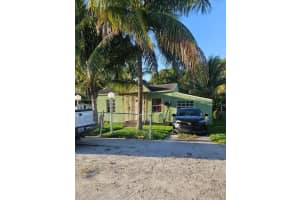 846 Nw 114th St, Miami
