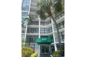 800 Parkview Dr 104, Hallandale Beach