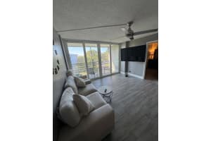 114 Royal Park Dr 4h, Oakland Park