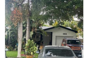 1012 Ne 8th St Hallandale Beach, FL 33009 - MLS#A11801068