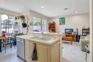 1562 NW 157th Ave, Pembroke Pines, FL 33028, - MLS#A11801095