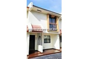 8389 Nw 8th St, Miami