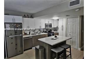 8389 NW 8th St, Miami, FL 33126, - MLS#A11801153