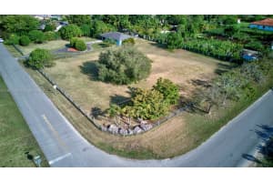 20707 Sw 240th St, Homestead