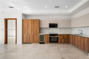 701 Valencia Ave 401 Coral Gables, FL 33134 - MLS#A11801339