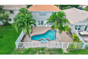 6381 Willoughby Cir Lake Worth, FL 33463 - Off Market