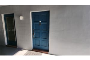 981 Hillcrest Ct 114, Hollywood