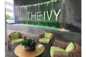 90 Sw 3rd St 4001, Miami
