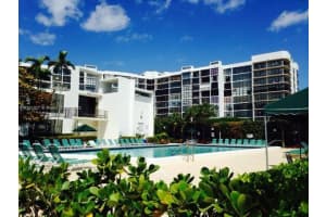 1000 Parkview Dr 605, Hallandale Beach