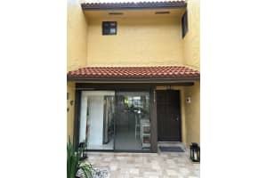 3915 Adra Ave F-46a, Doral