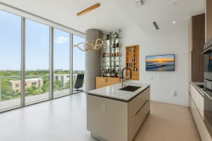 2669 S Bayshore Dr 804n, Miami