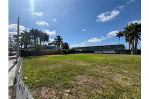 895 Nw 45th Ave Miami, FL 33126 - MLS#A11802121
