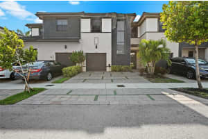 15776 Nw 91st Ct, Miami Lakes