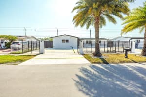 18250 NW 86th Ave, Hialeah, FL 33015, - MLS#A11802306