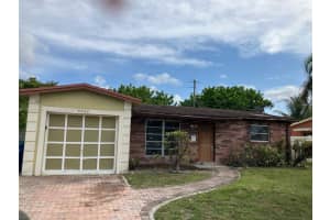 4240 Nw 22nd St, Lauderhill