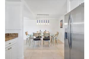 7620 Carlyle Ave 702 Miami Beach, FL 33141 - MLS#A11802369