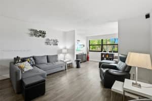 10451 Sunrise Lakes Blvd 203, Sunrise