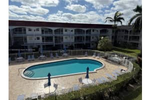 581 Blue Heron Dr 318-b, Hallandale Beach