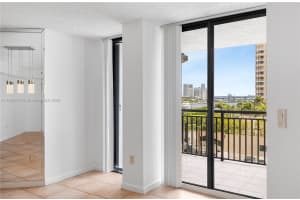540 Brickell Key Dr APT 904, Miami, FL 33131, Sold 09/22/25