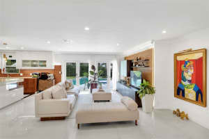 726 Ne 17th Way, Fort Lauderdale