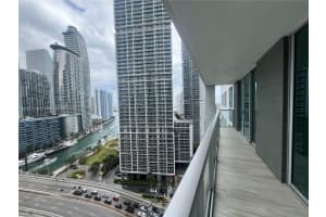 500 Brickell Ave 2203, Miami