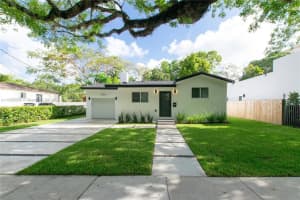 2735 Sw 19th St, Miami