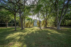 10900 Sw 90th Ave, Miami