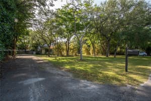 10900 SW 90th Ave, Miami, FL 33176, - MLS#A11803311
