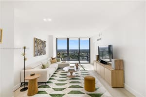 121 Ne 34th St 2412, Miami