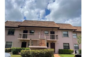 1124 Nw 106th Ter 202, Pembroke Pines