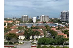 3675 N Country Club Dr 1610, Aventura
