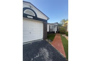 19321 Nw 83rd Ave Hialeah, FL 33015 - MLS#A11803504