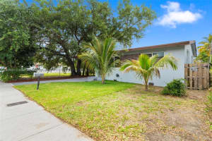 941 NW 76th St, Miami, FL 33150, Sold 06/17/25