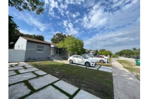 1472 Ne 150th St, Miami