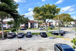880 Ne 207th Ter 202-10, Miami