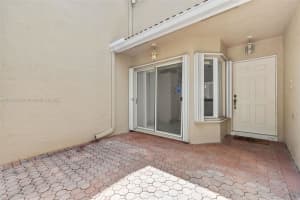 10226 NW 52nd Ln, Doral, FL 33178 - MLS#A11803859