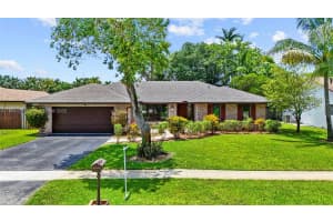 1281 NW 76th Ave, Plantation, FL 33322 - MLS#A11804027