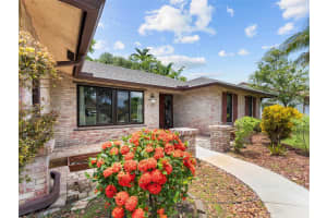 1281 NW 76th Ave, Plantation, FL 33322 - MLS#A11804027