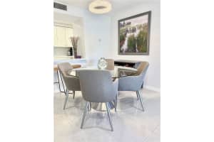 230 Lakeview Dr, Weston, FL 33326, Sold 07/02/25