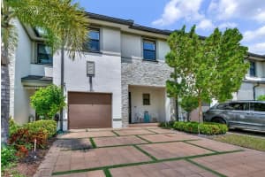 15678 NW 91st Ct, Miami Lakes, FL 33018, Sold 07/31/25