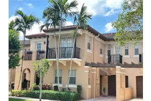 8716 Blaze Ct, Davie