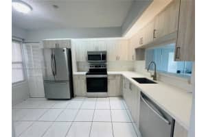 571 Sw 141st Ave 409n, Pembroke Pines