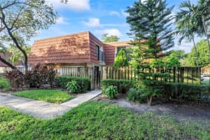 718 Nw 98th Circle 718, Plantation