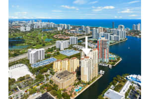 3330 Ne 190th St 717, Aventura