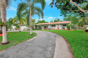 6285 Pine Ter, Plantation